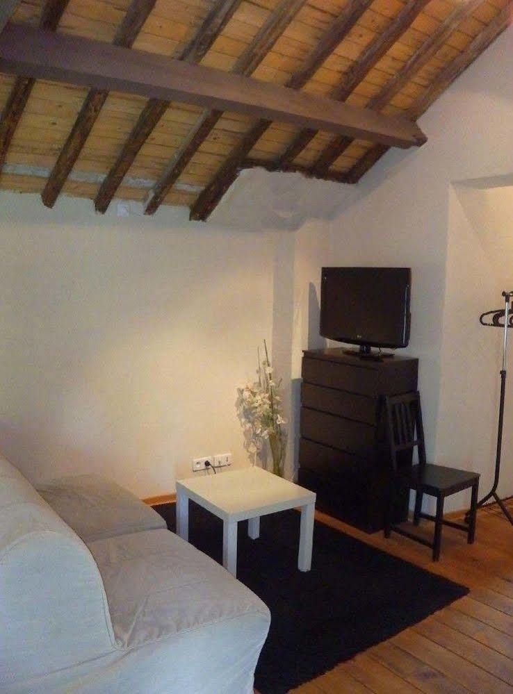 Feucherolles Domaine Du Moulin De Champie - Versailles - Gites & Suites מראה חיצוני תמונה