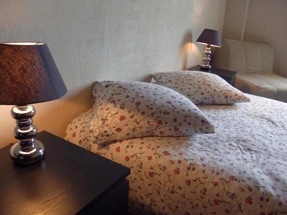 Feucherolles Domaine Du Moulin De Champie - Versailles - Gites & Suites מראה חיצוני תמונה