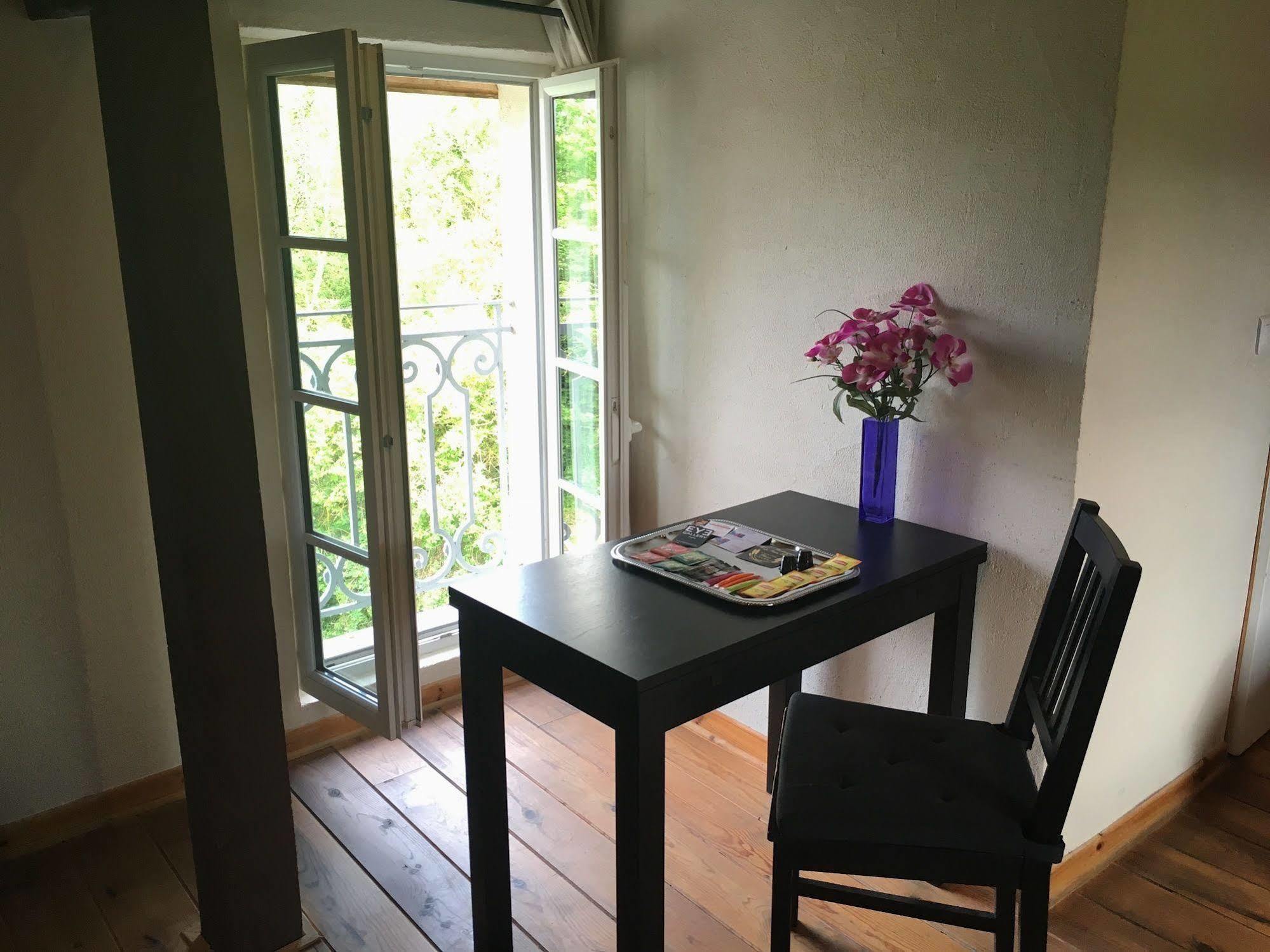 Feucherolles Domaine Du Moulin De Champie - Versailles - Gites & Suites מראה חיצוני תמונה
