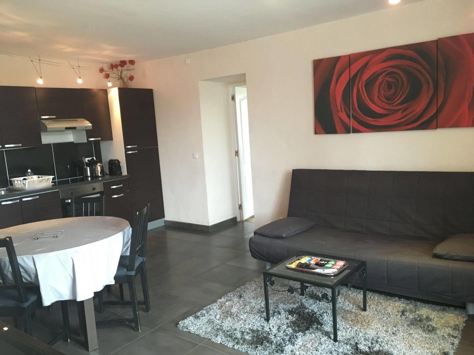 Feucherolles Domaine Du Moulin De Champie - Versailles - Gites & Suites מראה חיצוני תמונה