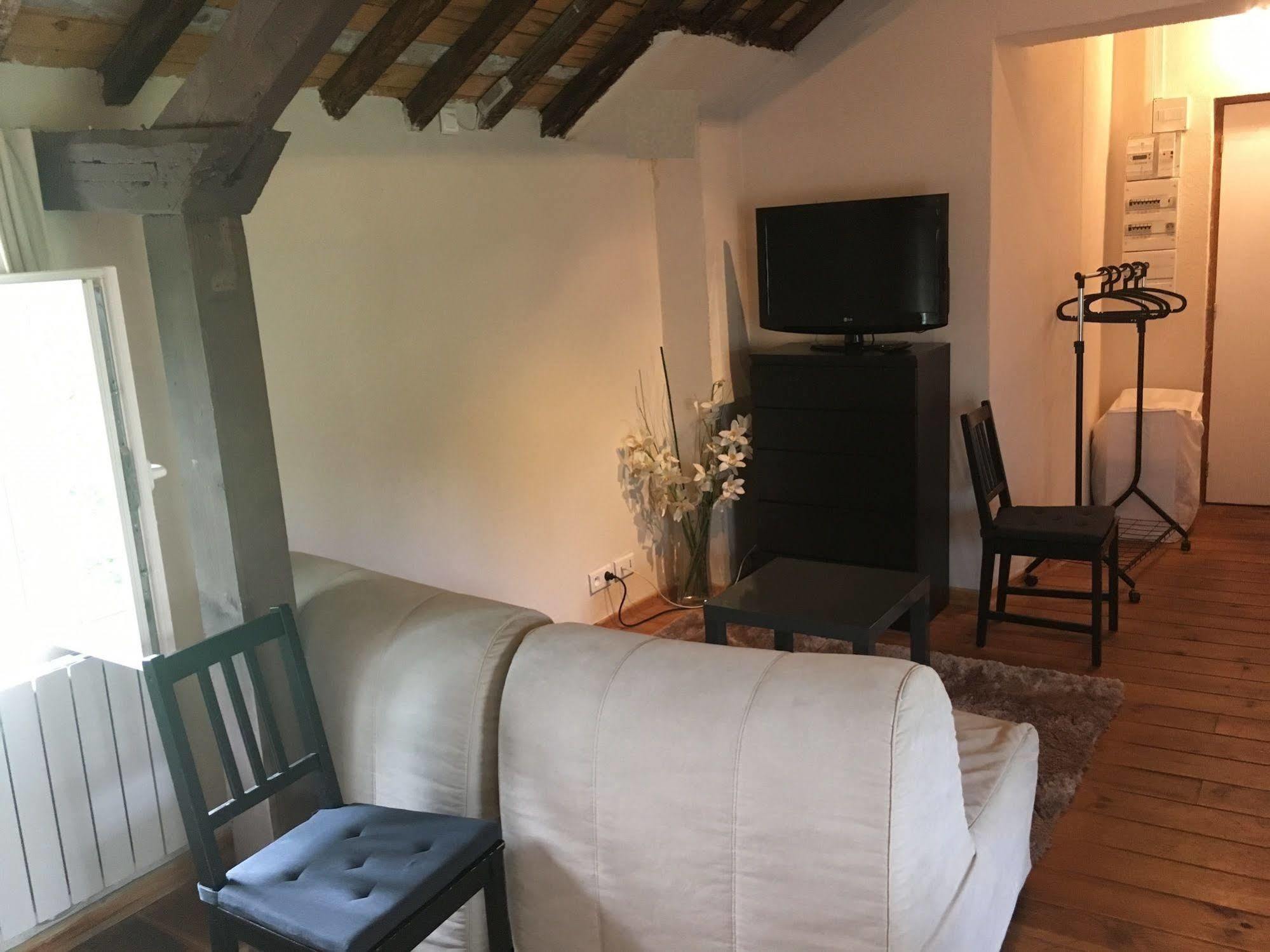 Feucherolles Domaine Du Moulin De Champie - Versailles - Gites & Suites מראה חיצוני תמונה