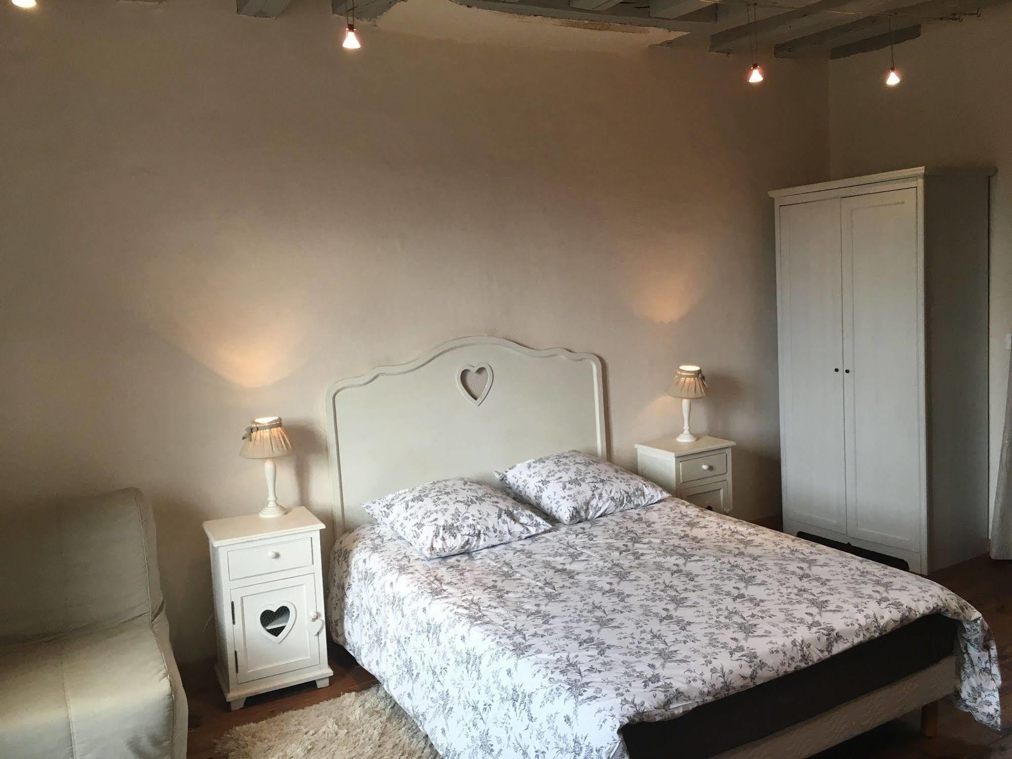 Feucherolles Domaine Du Moulin De Champie - Versailles - Gites & Suites מראה חיצוני תמונה