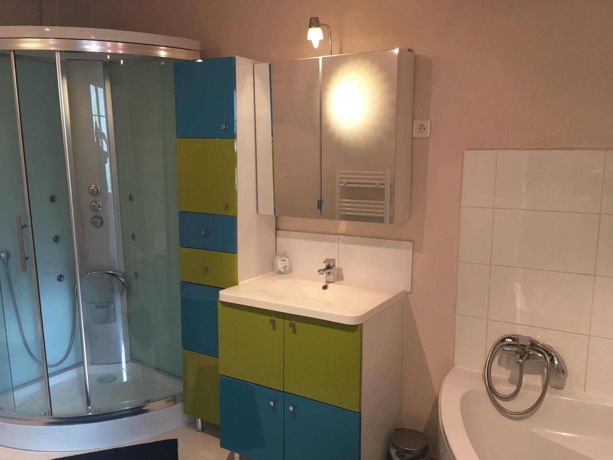 Feucherolles Domaine Du Moulin De Champie - Versailles - Gites & Suites מראה חיצוני תמונה