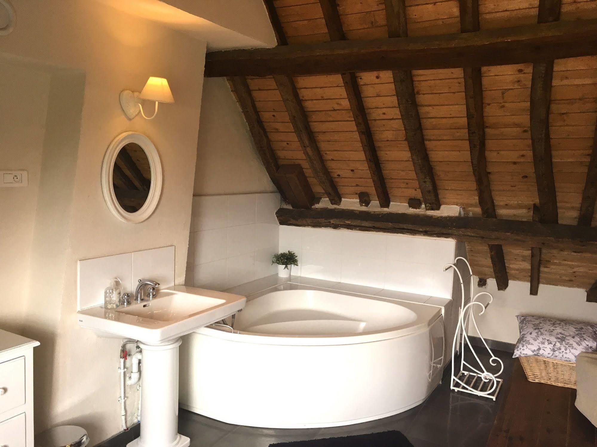 Feucherolles Domaine Du Moulin De Champie - Versailles - Gites & Suites מראה חיצוני תמונה