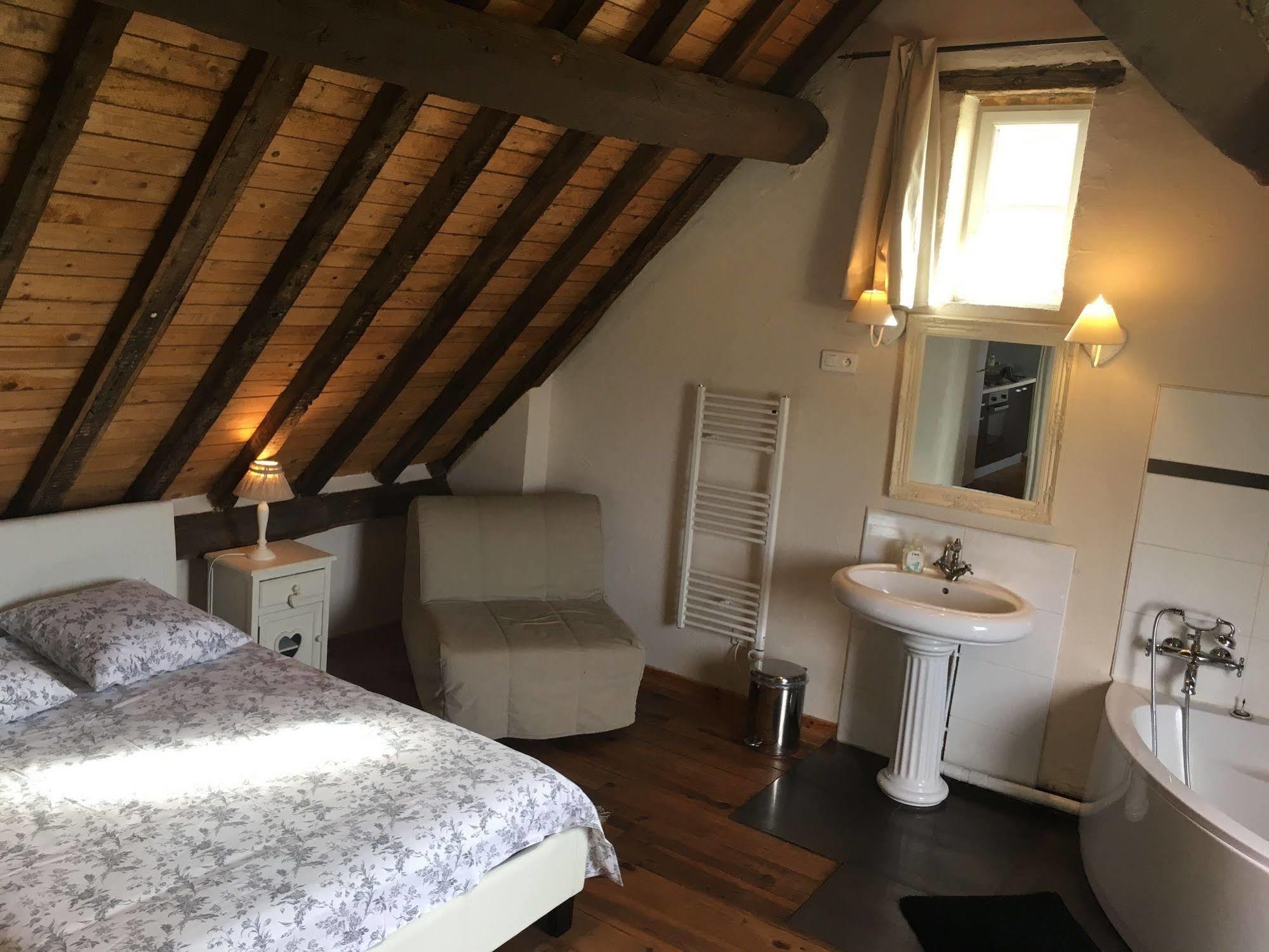 Feucherolles Domaine Du Moulin De Champie - Versailles - Gites & Suites מראה חיצוני תמונה