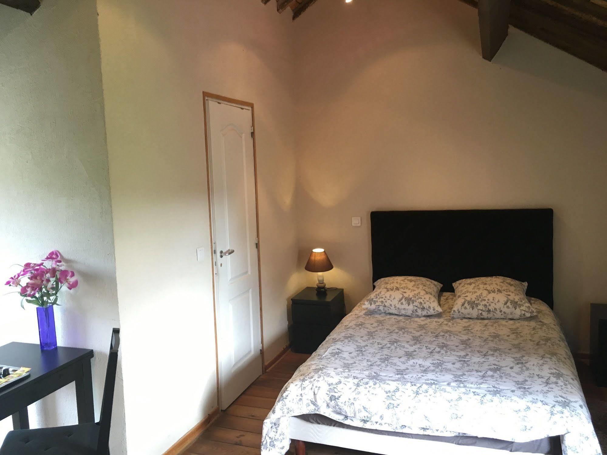 Feucherolles Domaine Du Moulin De Champie - Versailles - Gites & Suites מראה חיצוני תמונה