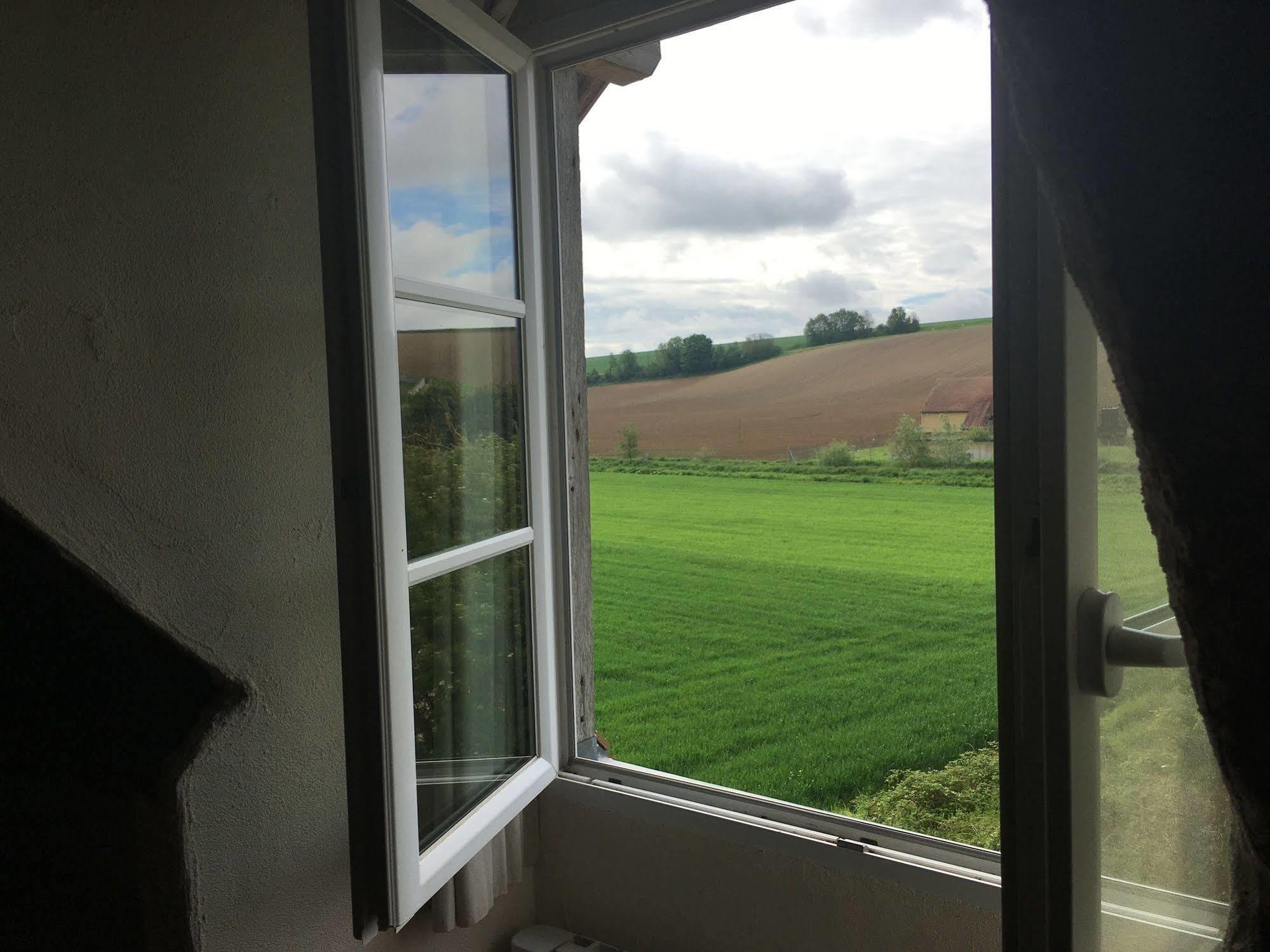 Feucherolles Domaine Du Moulin De Champie - Versailles - Gites & Suites מראה חיצוני תמונה